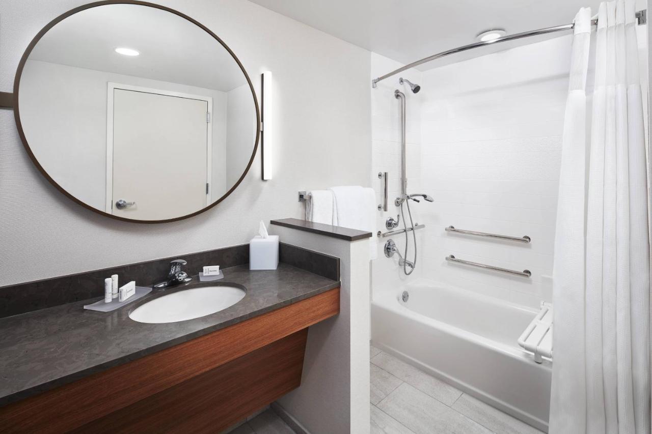 Fairfield & By Marriott Northeast 3*
