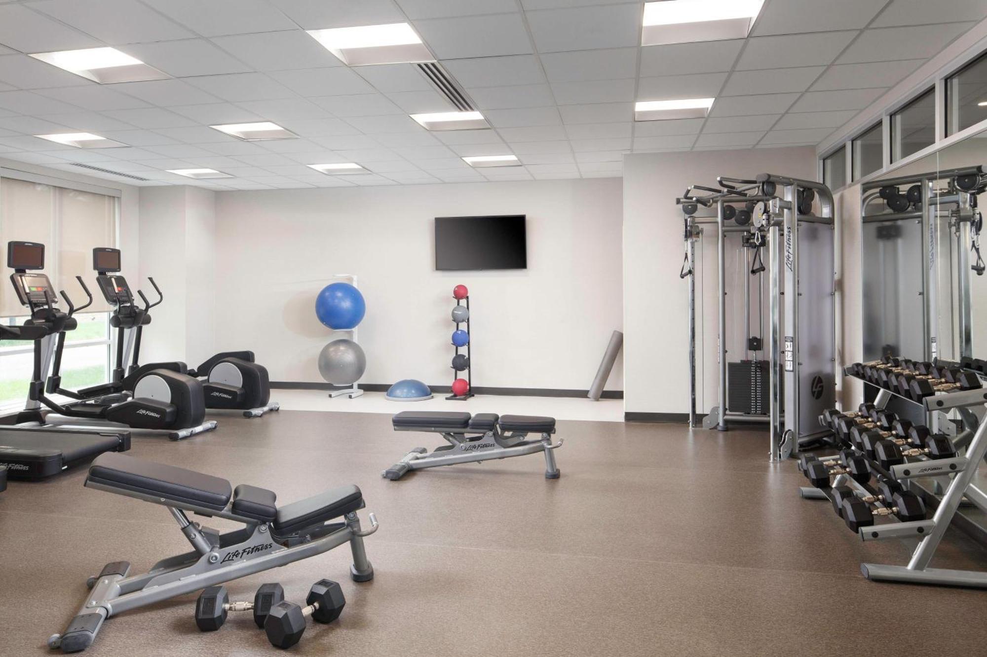 Fairfield & By Marriott Northeast 3* Louisville